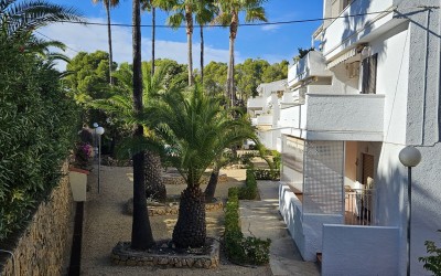 Soleado apartamento, planta baja con terraza en Altea